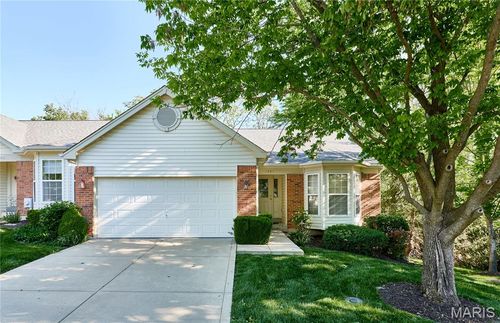 1301 Kensington Way Dr, Ellisville, MO, 63011-2190 | Card Image