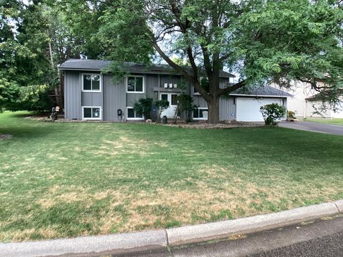 3245 Pilgrim Ln N, Plymouth, MN, 55441-3137 | Card Image