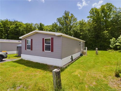18 Shore Ln, Bloomingburg, NY, 12721 | Card Image