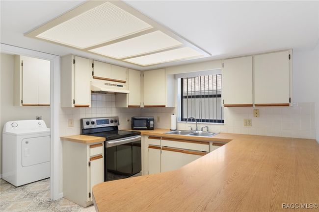 4749 N Pink Poppy Dr, House other with 3 bedrooms, 2 bathrooms and 4 parking in BEVERLY HILLS FL | Image 23