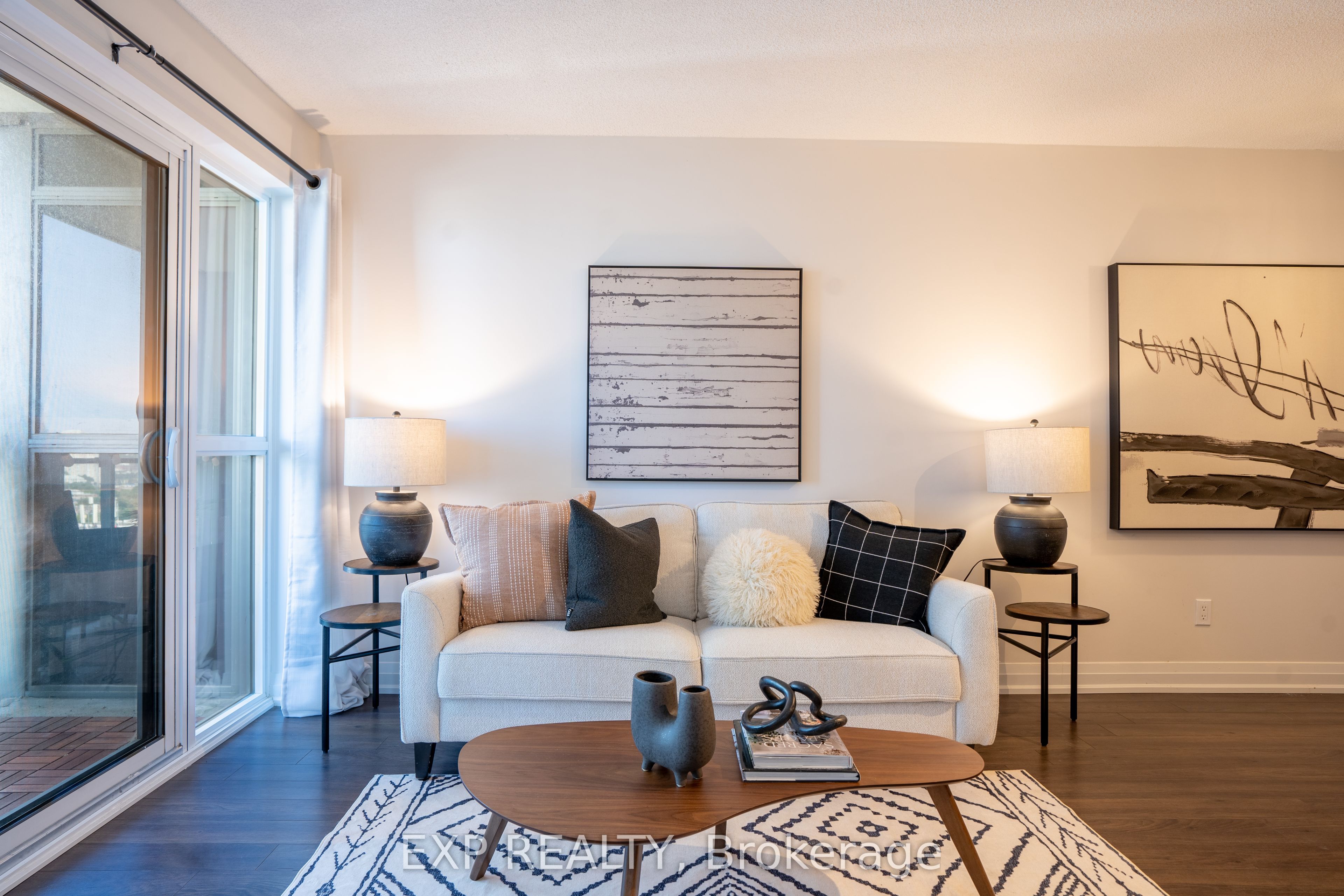 Residential in Toronto E09