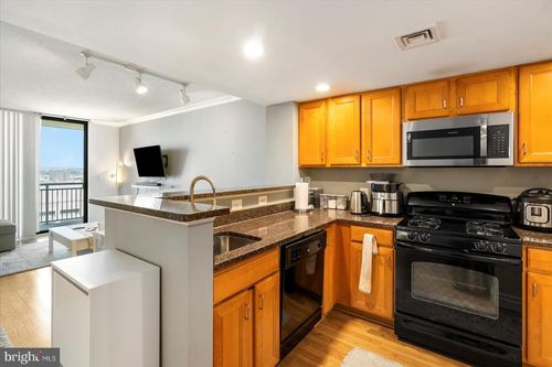 apt-2106-414 Water St, BALTIMORE, MD, 21202-3273 | Card Image