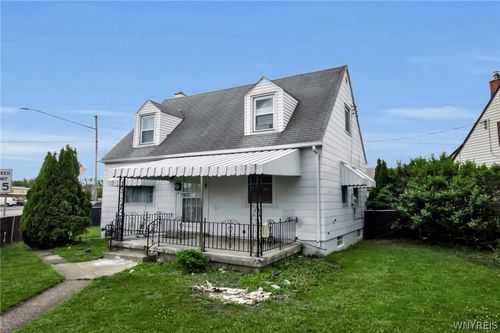 5 Greenleaf Ln, Cheektowaga, NY, 14225-4523 | Card Image