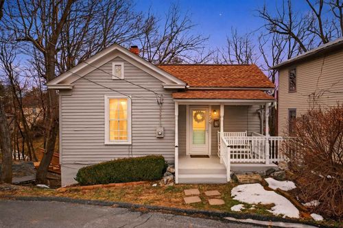 229 N Jefferson St, Staunton, VA, 24401-3344 | Card Image