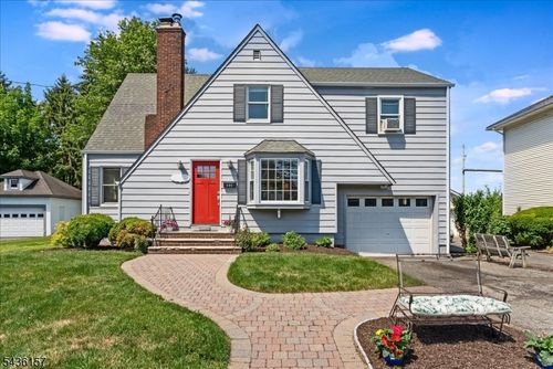 121 Kanouse St, Boonton Twp, NJ, 07005-2215 | Card Image