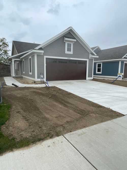 70-1038 Bellview Meadow Dr Sw, Byron Center, MI, 49315-8313 | Card Image