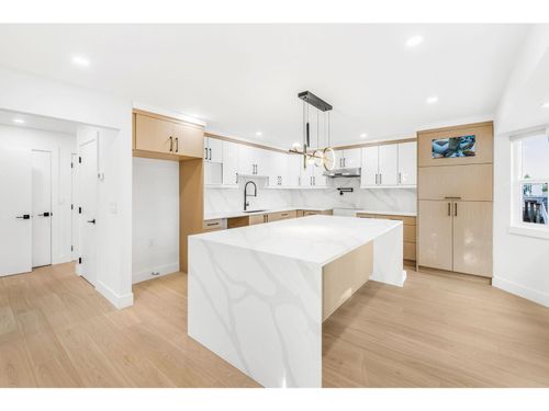 14278 Hyland Rd, Surrey, BC, V3W2C5 | Card Image