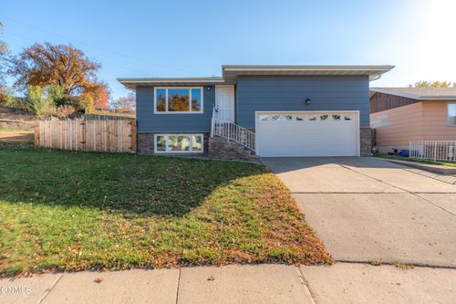 1230 Michigan Avenue, Bismarck, ND, 58504 | Card Image