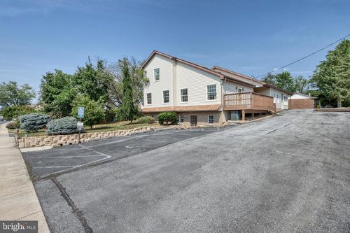305 W Shady Ln, ENOLA, PA, 17025-2240 | Card Image