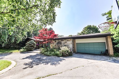 130 Monsheen Dr, Woodbridge, ON, L4L2E7 | Card Image