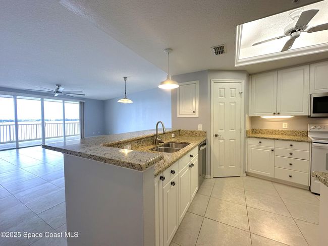 B503 - 102 Riverside Dr, Condo with 2 bedrooms, 2 bathrooms and null parking in Cocoa FL | Image 9