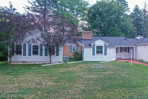 205 Jayne Rd, Fenton, MI, 48430-2955 | Card Image
