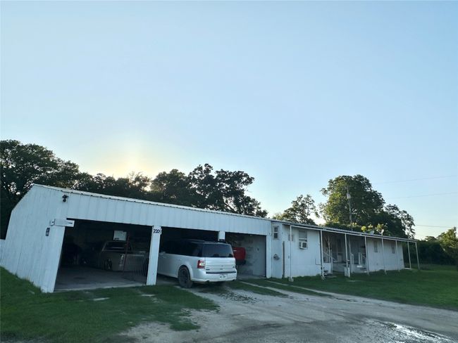 UNIT-14 - 3210 Rural Ranch Rd, Home with 14 bedrooms, 14 bathrooms and 20 parking in Gainesville TX | Image 11