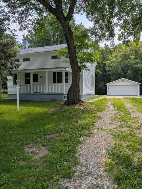 50730 Fairchild Rd, Chesterfield, MI, 48051-2470 | Card Image