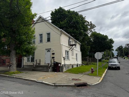 80 14th St, Troy, NY, 12180-4211 | Card Image