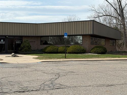 5040 Villa Linde Parkway, Flint Charter Township, MI, 48532 | Card Image