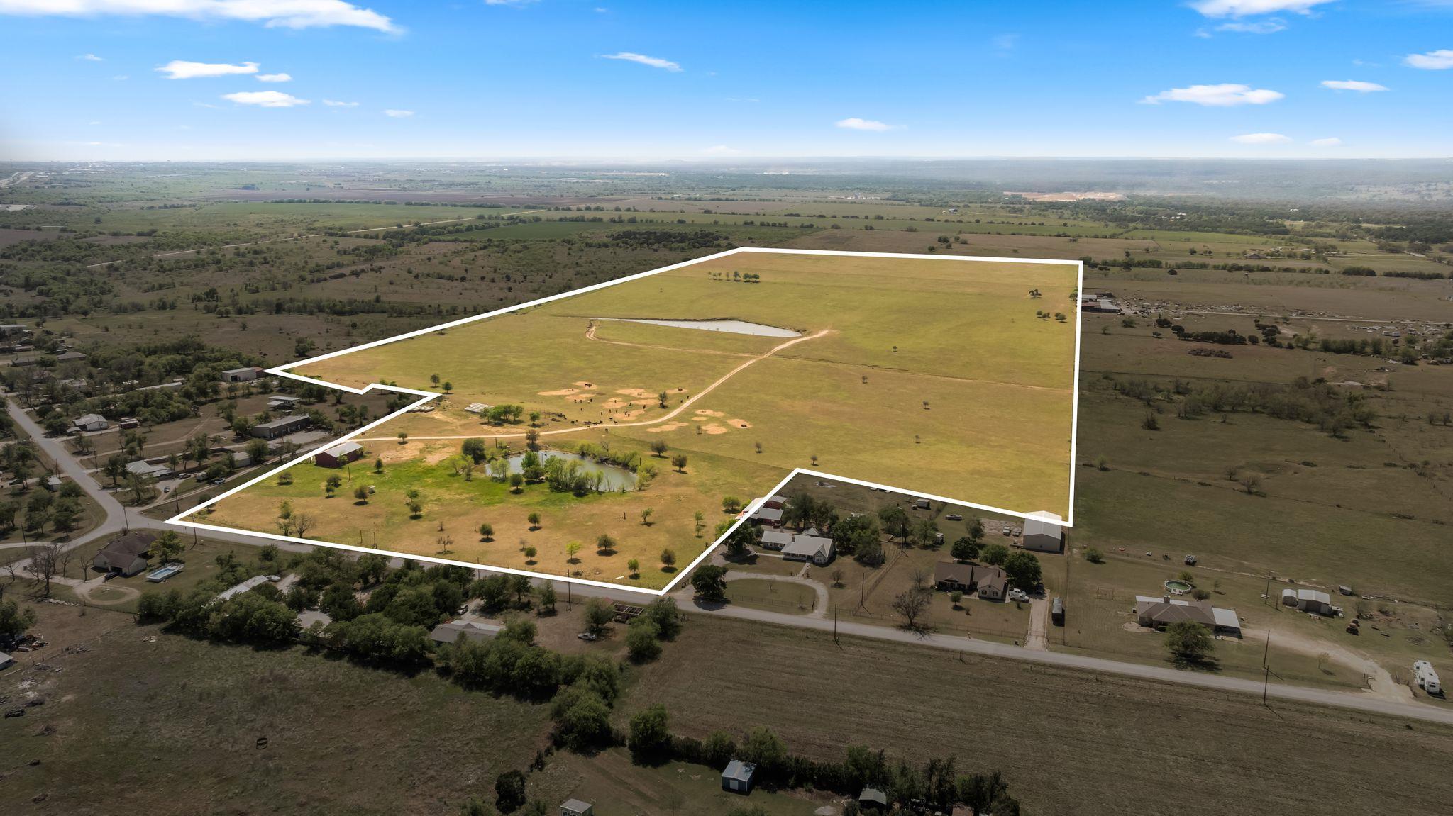 Land in Salado 2