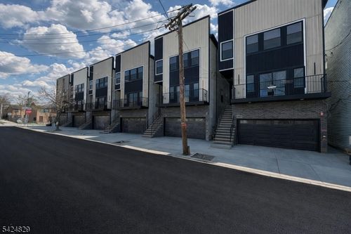 1-270 Hunterdon St, Newark, NJ, 07103-2628 | Card Image