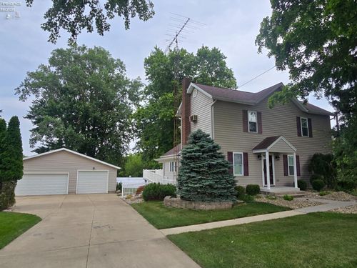 2049 Whittaker Dr, Fremont, OH, 43420-8715 | Card Image