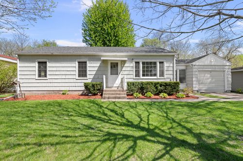 3820 15th St, Moline, IL, 61265-6207 | Card Image