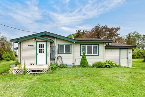 28 Hilltop Rd, Alburgh, VT, 05440-9680 | Card Image