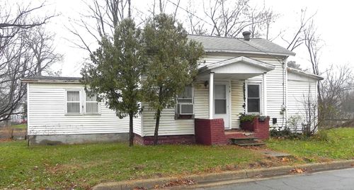 518 River St, Three Rivers, MI, 49093-1653 | Card Image