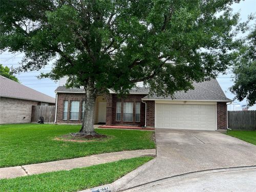 510 Oak Briar Dr, Kemah, TX, 77565-8124 | Card Image