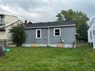 3368 Charles Street, Home with 2 bedrooms, 1 bathrooms and null parking in Trenton MI | Image 3