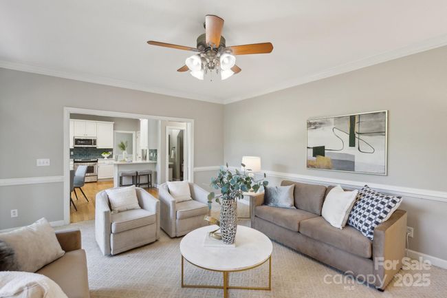 Family room looking toward kitchen | Image 12