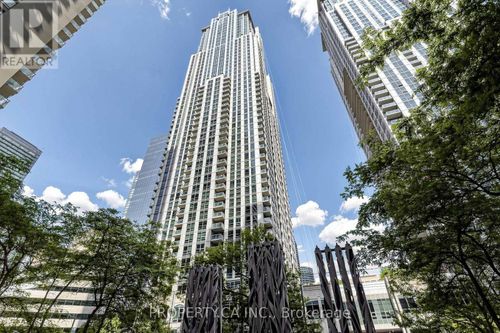 1812-763 Bay St, Toronto, ON, M5G2R3 | Card Image