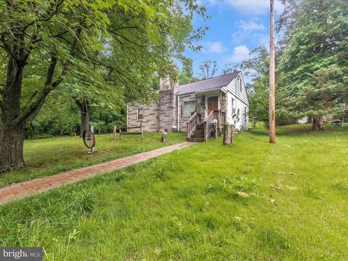 8915 56th Ave, BERWYN HEIGHTS, MD, 20740-2210 | Card Image