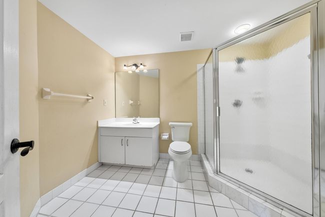 APT-404 - 100 Uno Lago Dr, Condo with 2 bedrooms, 2 bathrooms and null parking in Juno Beach FL | Image 13