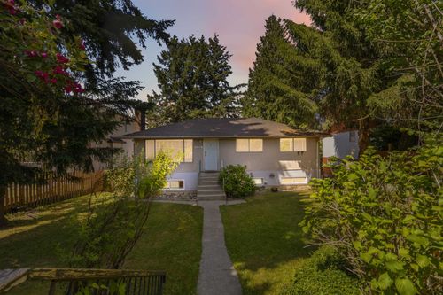 12301 99a Avenue, Surrey, BC, V3V2R3 | Card Image