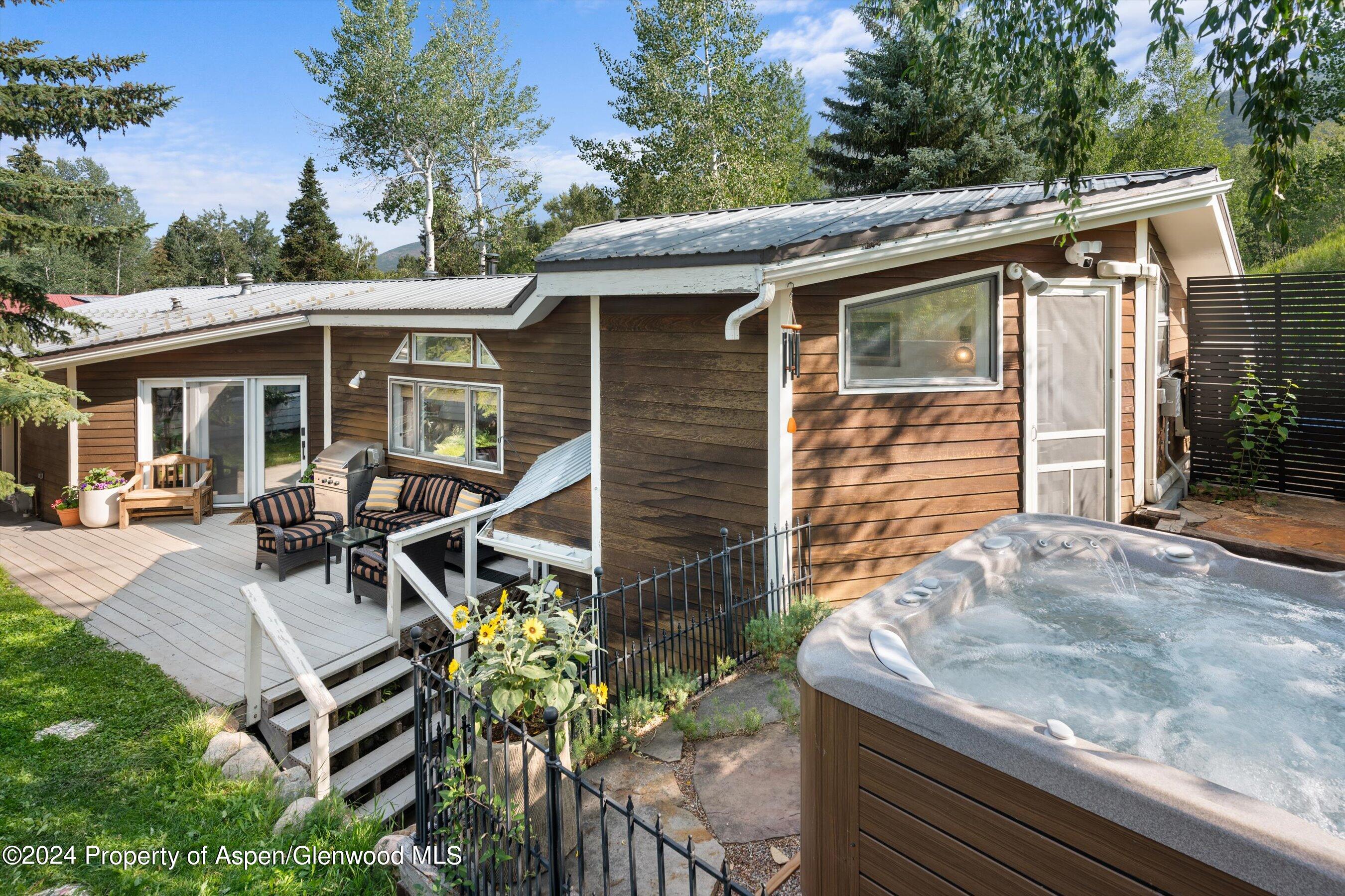 Maple Ln, Aspen, CO 81611
