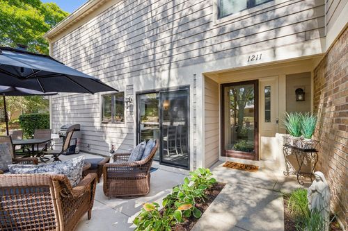 1211 Chatham Court, Libertyville, IL, 60048 | Card Image