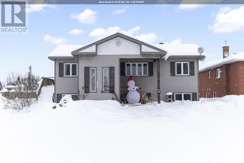 602 Connaught Ave, Sault Ste. Marie, ON, P6C2E2 | Card Image