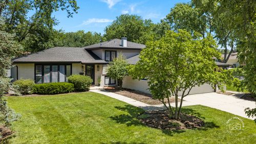 18W088 Claremont Dr, Darien, IL, 60561-3624 | Card Image
