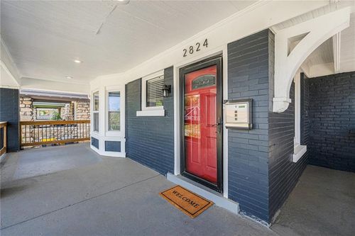 2824 Tracy Ave, Kansas City, MO, 64109-1247 | Card Image