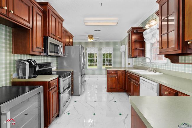 6119 N I 20 Service Rd, House other with 6 bedrooms, 4 bathrooms and null parking in Marshall TX | Image 21