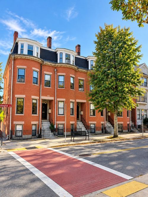 4-210 Washington Ave, Chelsea, MA, 02150-3665 | Card Image