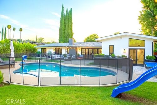 4820 Abbeyville Ave, Woodland Hills, CA, 91364-3704 | Card Image