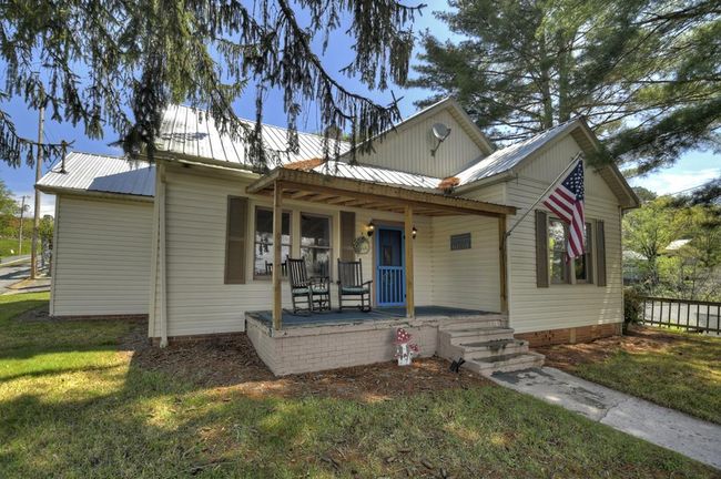 102 Riverview St, Home with 3 bedrooms, 2 bathrooms and null parking in Copperhill TN | Image 11