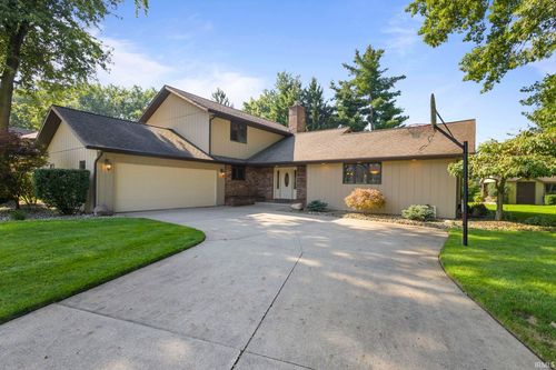 23590 Cedar Knoll Circle, Elkhart, IN, 46516 | Card Image