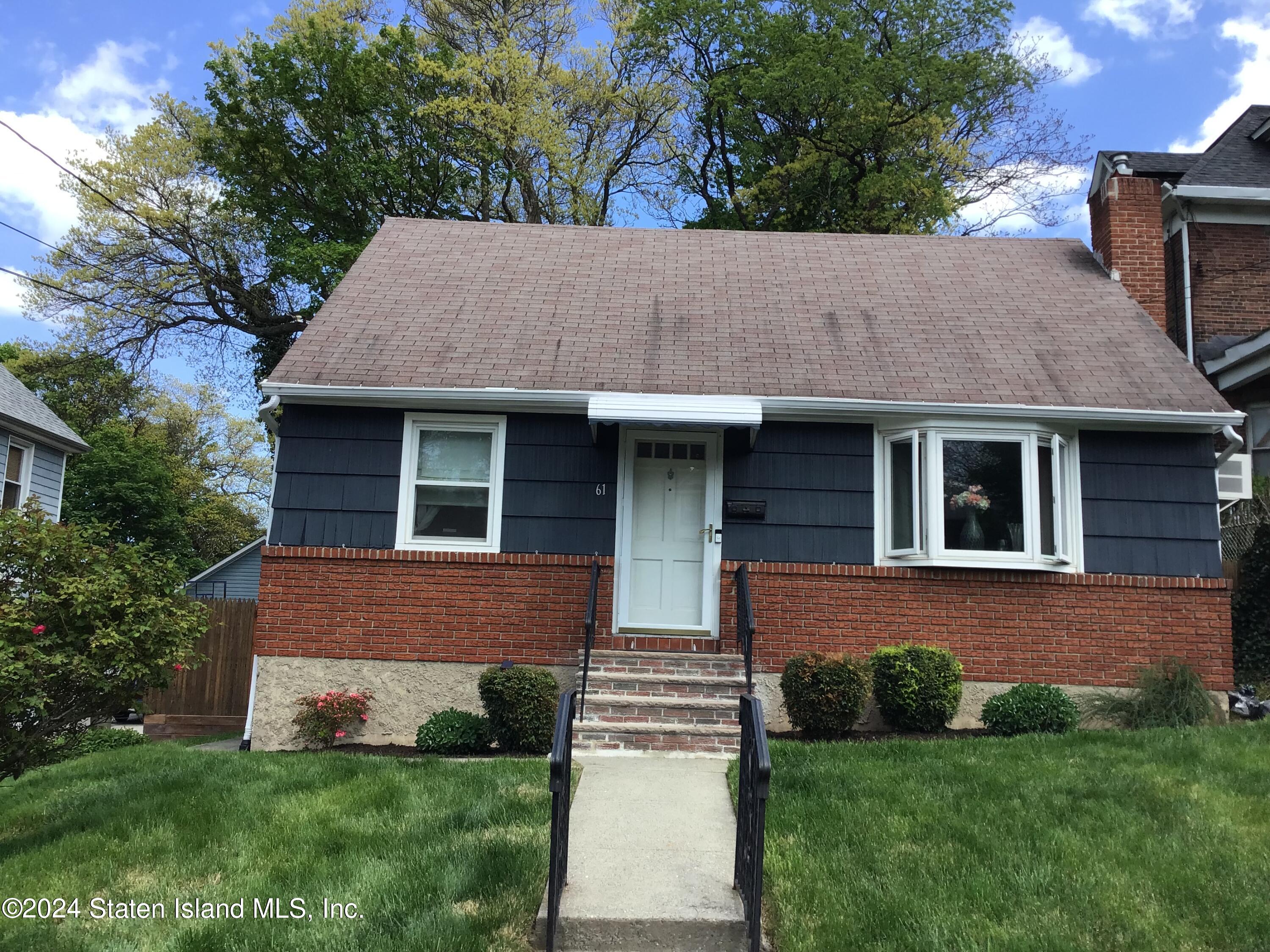 Highview Ave, Staten Island, NY 10301