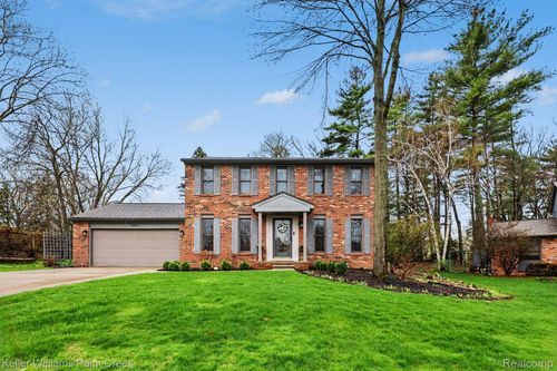 2824 Lunar Court, Orion Charter Township, MI, 48360 | Card Image