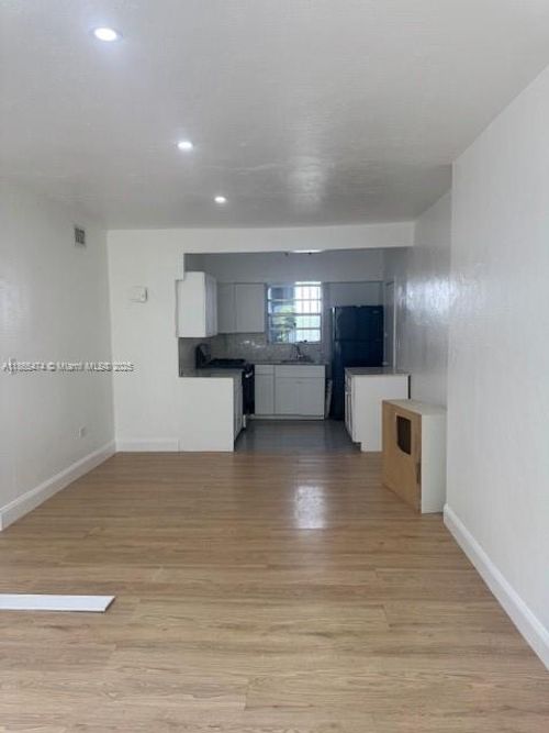 apt-2-1258 Marseille Dr, Miami Beach, FL, 33141-2857 | Card Image