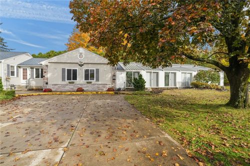 2 Oak Grove Blvd, North Providence, RI, 02911-2614 | Card Image