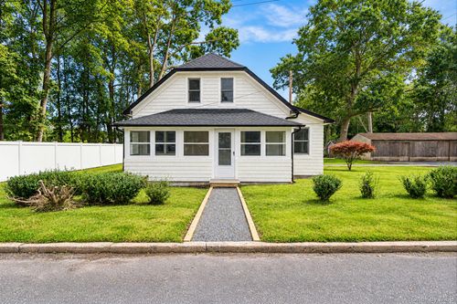 61 Bank Street, Brookhaven, NY, 11934 | Card Image