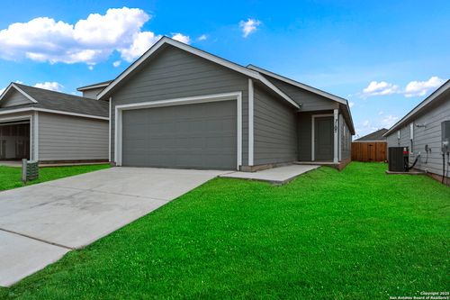 7107 Brownleaf Dr, San Antonio, TX, 78227-1201 | Card Image
