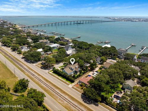 100 S 27th St, Morehead City, NC, 28557-3305 | Card Image